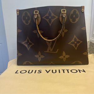 Authentic Louis Vuitton OnTheGo GM Tote In Excellent Condition!